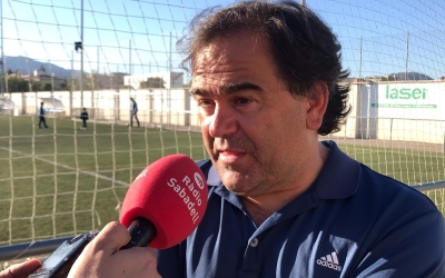 Quico Díaz atenent a Ràdio Sabadell al Municipal de Ca n'Oriac | Pau Vituri