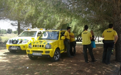 El vehicle (al mig de la foto) l'ha cedit la Diputació i s'ha adequat gràcies al Consell Comarcal | Marc Serrano i Òssul