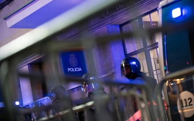 La Fiscalia demana l'ingrés a presó d'una sabadellenca pels aldarulls ahir a Barcelona | Roger Benet