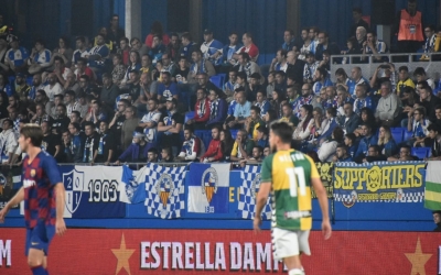 Nombrosa presència de seguidors arlequinats al Johan Cruyff | Críspulo Díaz