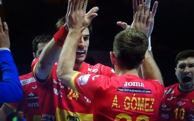 Aleix Gómez celebrant un gol en la semifinal contra Eslovènia | Teledeporte