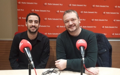 Xavi Pérez (dreta) i Eduard Solé, als estudis de Ràdio Sabadell/ Karen Madrid
