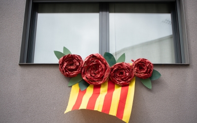 El 23 d'abril el Sant Jordi es va viure des dels balcons | Roger Benet