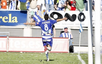 Hidalgo, celebrant un gol amb el Málaga | El Desmarque