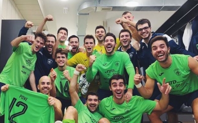 Celebració escolàpia després del triomf a Eivissa | Futsal Pia