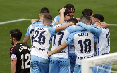 Els jugadors del Málaga celebren un dels gols del partit | LaLiga