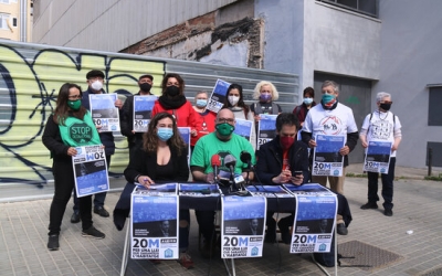Roda de premsa del moviment en defensa de l'habitatge, al costat de la seu del PSC a Barcelona | ACN