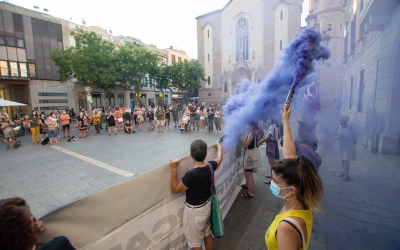 Un instant de la concentració plaça Sant Roc/ Roger Benet