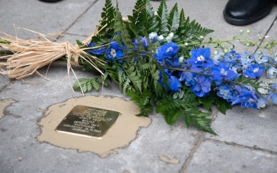 Les 'stolpersteine' recorden les víctimes de l'Holocaust | Roger Benet