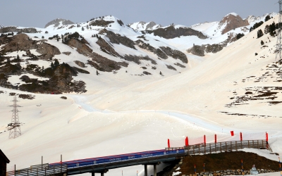 La pols sahariana ha tenyit de marró la neu del Pirineu | ACN