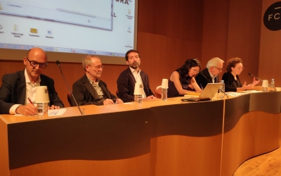 Taula de participants a la sessió 'Propostes per fomentar l'habitatge social a Sabadell' | Pau Duran