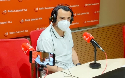 Abel Mujal, als estudis de Ràdio Sabadell