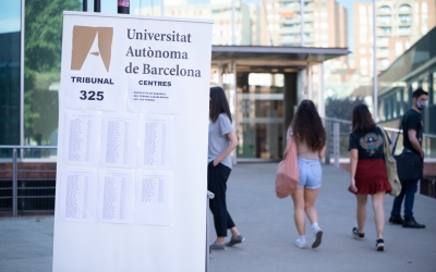 627 estudiants sabadellencs s'examinen al campus del carrer Emprius | Roger Benet