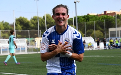 Denis, celebrant un dels dos gols de la tarda | Críspulo Díaz