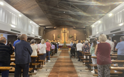 La Parròquia del Sagrat Cor s'ha omplert de gom a gom per retre homenatge a Vicente Lorente | Helena Molist