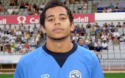 Edjogo va debutar al primer equip amb 17 anys