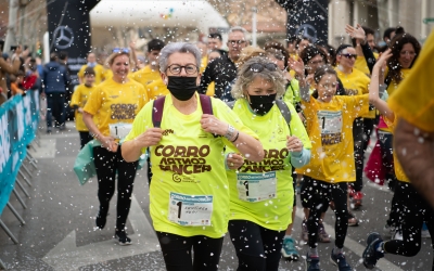 Dues participants a la 'Corro contra el càncer' de 2022 | Roger Benet