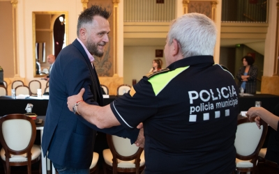 Jesús Rodríguez en un acte amb la policia municipal | Roger Benet