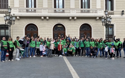 La PAHC ha realitzat la primera acció de protesta avui a l'Ajuntament | PAHC Sabadell 