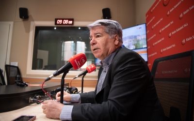 Amadeu Papiol als estudis de Ràdio Sabadell | Roger Benet