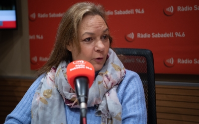 La candidata del PP, Cuca Santos, en una entrevista a Ràdio Sabadell |Roger Benet