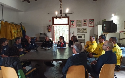 Un moment de la trobada per coordinar els efectius contra els incendis | Pere Gallifa