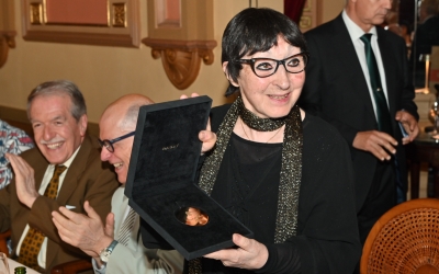 Mirna Lacambra rep la Medalla d'Or del Cercle del Liceu | Antoni Bofill