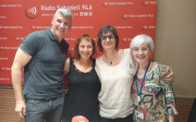Voluntaris del Taulí i la coordinadora del programa, a Ràdio Sabadell