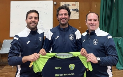 Pepe Font, amb el director esportiu, Santi Sardà, i el tècnic Pedro Donoso | Futsal Pia