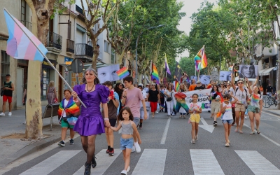 Marxa de l'Orgull LGTBI, al seu pas per l'avinguda Barberà | Júlia Ramon