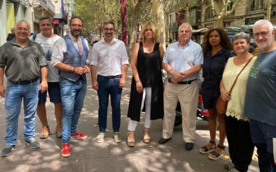 Joan Queralt amb Gabriel Fernàndez i Juli Fernàndez amb més simpetitzants | Ràdio Sabadell