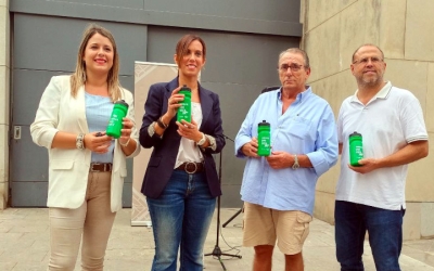 L'alcaldessa Farrés, amb els regidors Pineda i Rodríguez durant la presentació de la campanya/ Karen Madrid