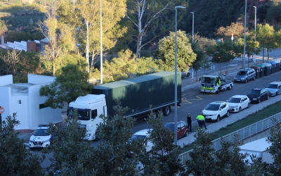 La Policia Municipal registra un camió avariat a la Gran Via | Cedida
