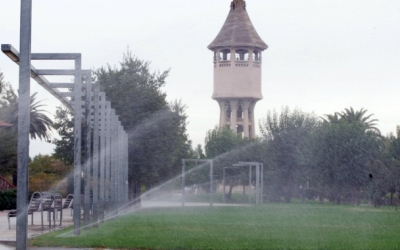 Sabadell aprofita l'aigua regenerada pel reg de parcs i jardins | Arxiu