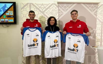 Els organitzadors de Topbàsquet "Ciutat de Sabadell" amb la regidora d'Esports de l'Ajuntament de Sabadell | Sergi Park