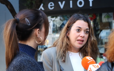 Laura Ballarín en l'atenció als mitjans amb Marta Farrés | Júlia Ramon