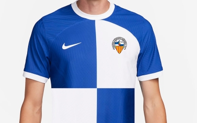 Muntatge amb una samarreta Nike i l'escut del Sabadell