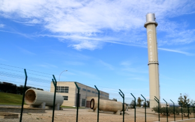 Imatge de la Torre del Consorci d'Aigües de Tarragona a l'ETAP de l'Ampolla