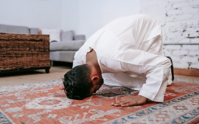 Un musulmá pregant | Pexels