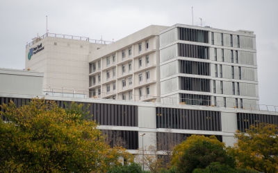 Exterior Hospital de Sabadell, en una imatge d'arxiu | Roger Benet