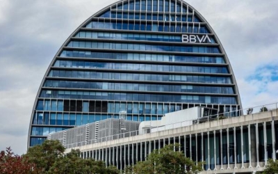 El BBVA es vol fer amb el control del Banc Sabadell