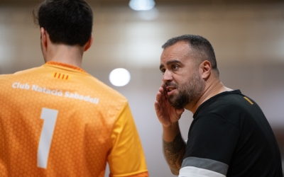 Machado, donant instruccions a Josep Maria Martínez durant un partit | Roger Benet