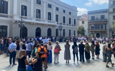 Minut de silencia a la plaça Sant Roc 