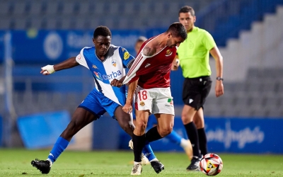 Alya Camara, pugnant amb un jugador del Nàstic | Pedro Salado