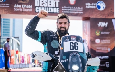 Merichal, celebrant haver acabat l'Abu Dhabi Desert Challenge | Cedida
