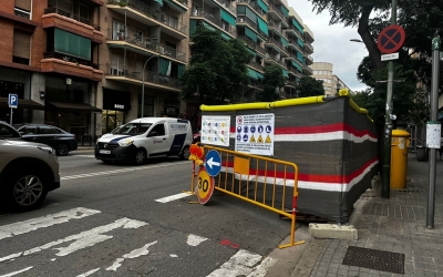 El tram inicial de la Ronda Zamenof, a l'alçada de la plaça Catalunya, amb un carril tancat a la circulació | Mireia Sans