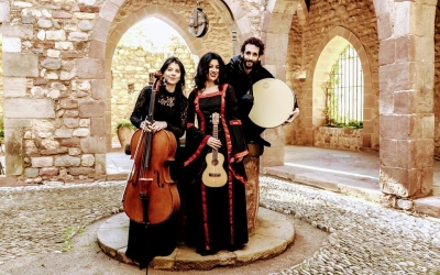 Una imatge promocional de Poètic Trio