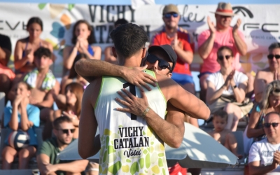 Reñé i Jiménez s'abracen després de guanyar a Cambrils | Cedida