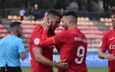 Bonaldo, celebrant amb Rubén Mesa un gol amb l'Estepona | CD Estepona