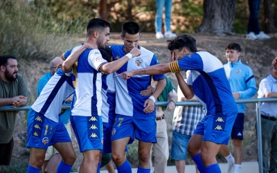 Nacho Bonet i Moha Sahel celebren el golàs de la tarda a Olímpia